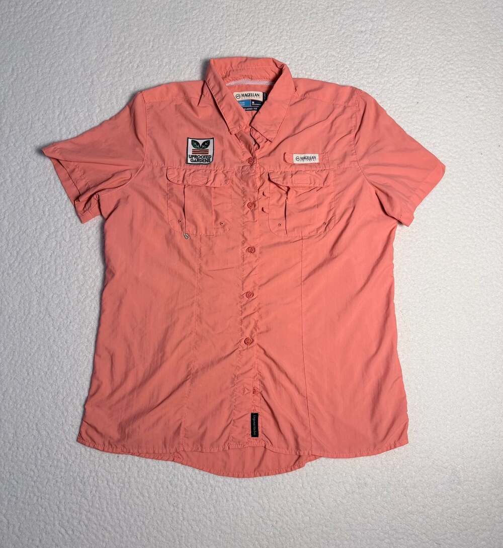 Magellan Outdoors Laguna Madre Short Sleeve Fishing Shirt Size M Coral w/ Patch